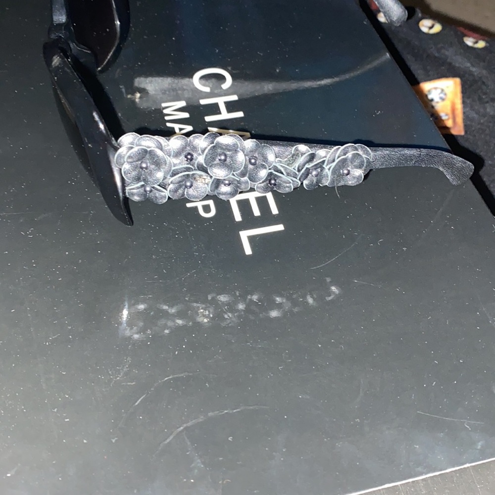 Chanel sunglasses 🕶 - Picture 6 of 7
